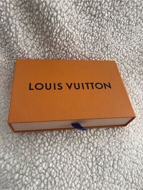 Louis Vuitton (LV) Box Preloved.